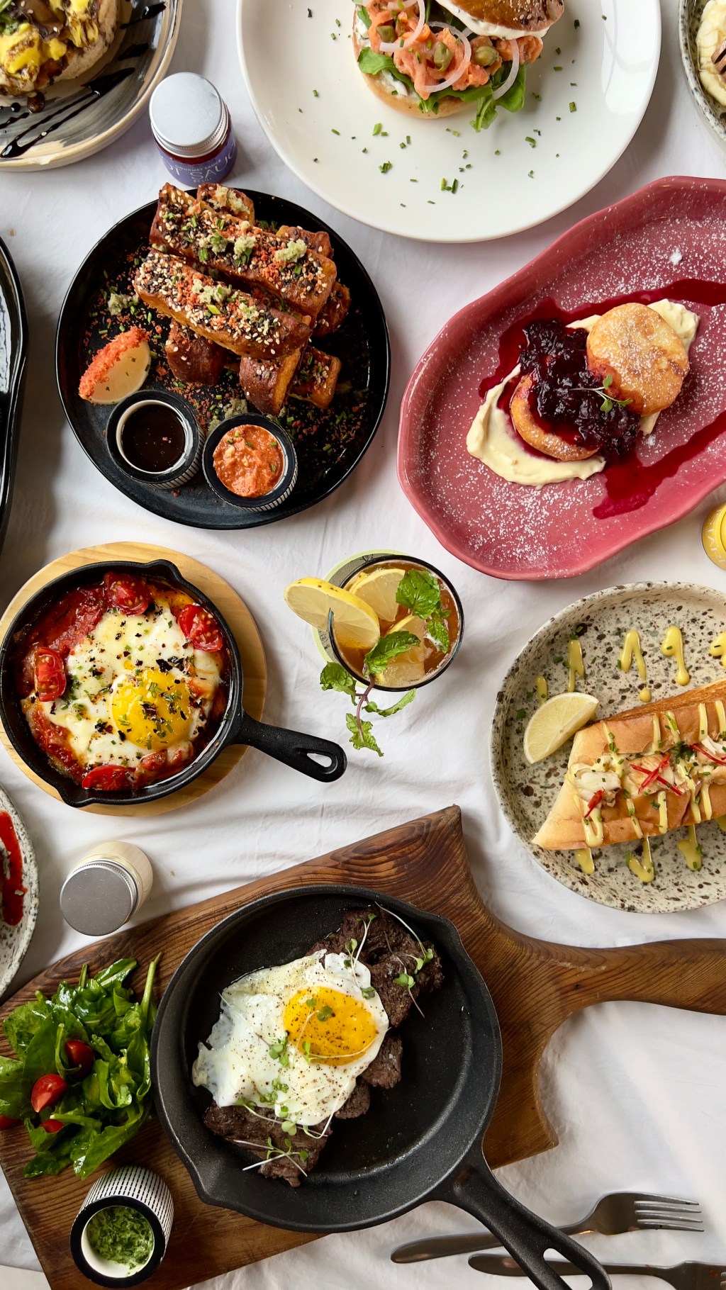 Photograph accompanying the guide to dining in Athens